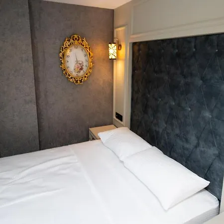 Bueyuek Hamit Aparthotel
