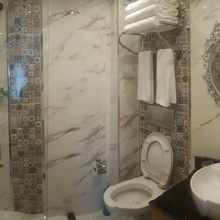 Bueyuek Hamit Aparthotel